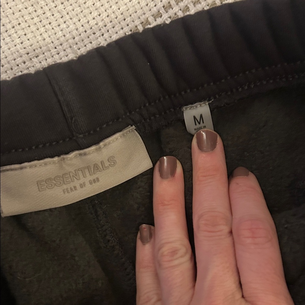 Essentials fear of god 1977 joggers worn once? Maybe? - Picture 5 of 6